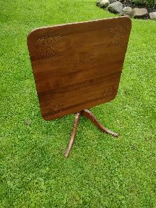Vintage tilt top accent table - Photo 6