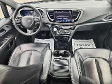 2022 CHRYSLER PACIFICA TOURING L - Photo 10