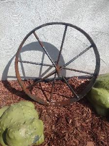 Antique 19 inch metal wheel - Photo 3