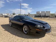 1998 Chevrolet Camaro Z28 | T-Top | Power Windows | Power Locks - Photo 2
