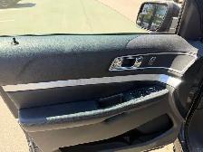 2017 Ford Explorer XLT 4WD 6 PASS A/CARPLAY P/SEAT B/SPOT REAR C - Photo 14