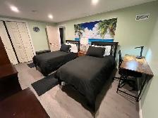 $650-$775 furnished female student rooms. all inclusive - Photo 3