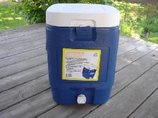 Coleman 5-Gallon Water Jug, Beverage Cooler, Blue, 19 L