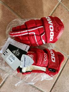 BRAND NEW SHERWOOD SR. HOCKEY GLOVES