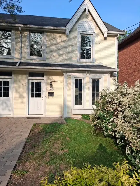 Edge of Queen's main campus- one bedroom in 4 BR house