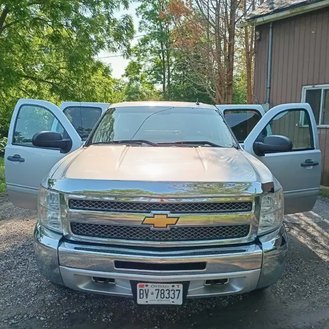 2012 CHEVY SILVERADO 1500 IMPECCABLE RUN'S FLAWLESS NO RUST 4X4