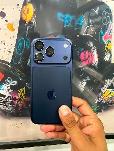iPhone 17 PRO 256gb  - MINT CONDITION - Photo 2