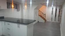 Gorgeous readily available one private room in Scarborough - Photo 3