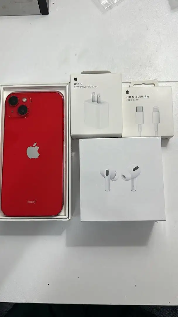 iPhone 14 Plus 256gb Pods Pro/Charger Set   Delivery