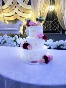 Best Wedding Cakes GTA , Pink burgundy flowers wedding cake - Photo 3