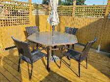 TABLE PATIO