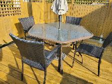 TABLE PATIO - Photo 2