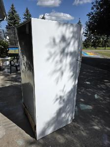 Kenmore 18.2 Cubic Foot Fridge - Photo 4