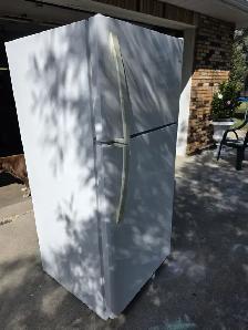 Kenmore 18.2 Cubic Foot Fridge - Photo 5