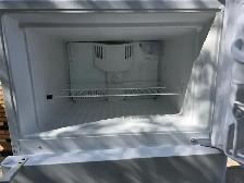 Kenmore 18.2 Cubic Foot Fridge - Photo 6