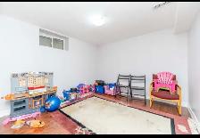 2 bedroom Basement available from 1st Sep @ Hurontario & William - Photo 5