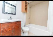2 bedroom Basement available from 1st Sep @ Hurontario & William - Photo 9