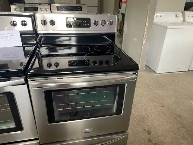 Cuisinière stainless vitrocéramique Frigidaire