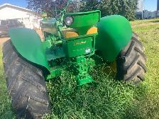 antique John Deere tractor - Photo 3