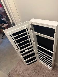 Mirrored White Jewellery Cabinet - Photo 2
