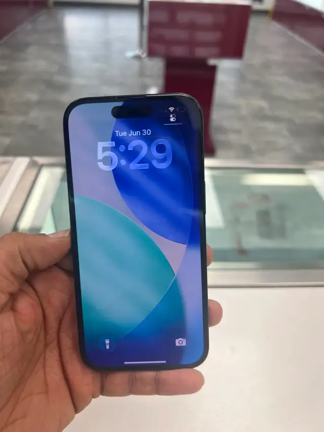 Preowned unlocked 12 Months Warranty iPhone15 128GB