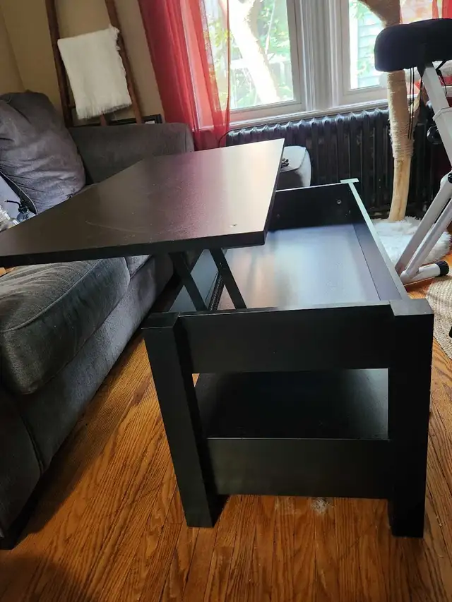 Coffee Table with lift & storage