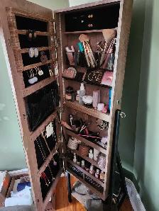 Mirror w/ storage - Photo 2