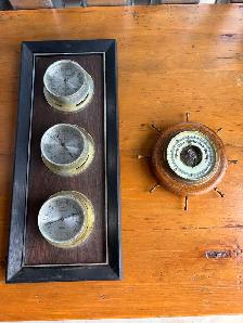 2 Barometers