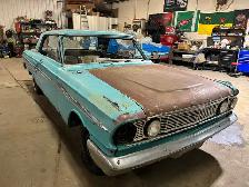 1964 Ford Fairlane - Photo 2