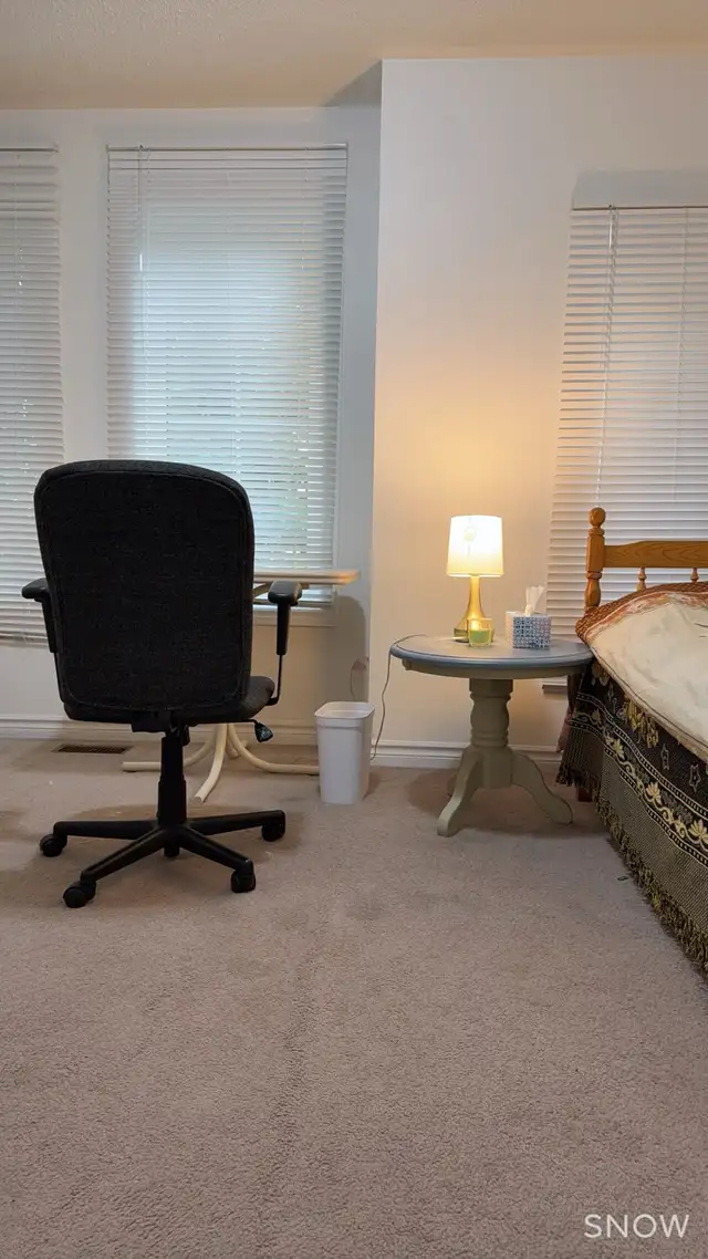 Room for rent-female