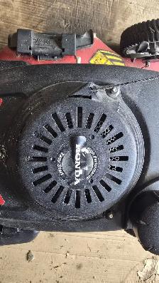 Lawnmower $250 Honda GCV 160 Troy Built - Photo 2