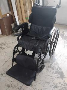 Chaise roulante de qualité a vendre
