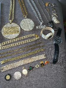 Collectibles, memorabilia & jewelry - Photo 10