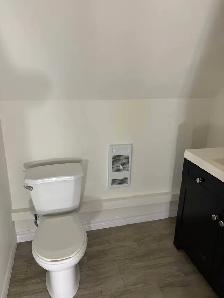 Newley Renovated 2bdrm Apartment - Photo 10