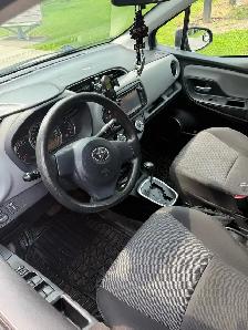 Toyota Yaris 2015 for sale - Photo 2