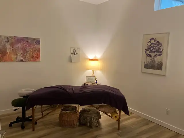 Treatment space MONDAYS, Tues, Wed, Sat & Sun downtown Nelson :)