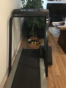CONCOURSE TREADMILL - Photo 3