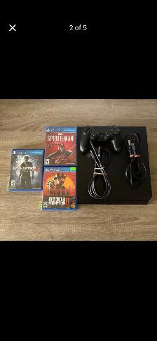 PS4 with 3 games and 1 controller $180 - Photo 2
