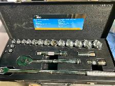 STILL LIKE NEW ULTRA PRO 21 PIECE 1/2 DR. SOCKET SET/CASE