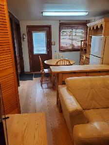 Joli 2 1/2 très propre, style loft à loyer - Photo 6