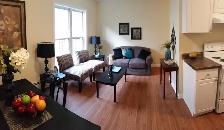 3 Bedroom Apartment – Adelaide St. N. - Photo 4