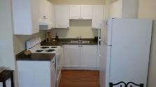 3 Bedroom Apartment – Adelaide St. N. - Photo 6