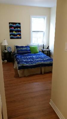 3 Bedroom Apartment – Adelaide St. N. - Photo 9