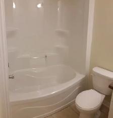 3 Bedroom Apartment – Adelaide St. N. - Photo 19