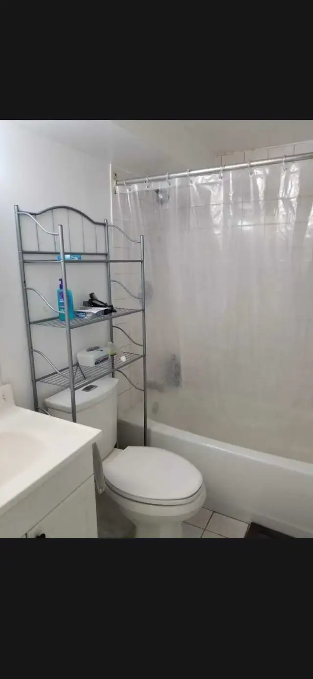 SINGLE BEDROOM BASEMENT AVAILABLE IN ETOBICOKE M9W2Y3 1ST SE