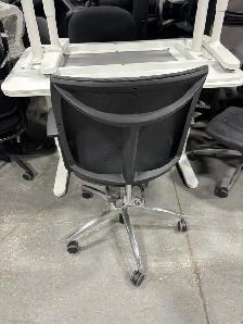 Teknion Visio Synchro Tilt Chair! - Photo 4