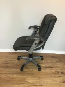 EXECUTIVE OFFICE CHAIR - HIGH BACK - Photo 2