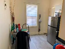 Leslieville Junior One Bedroom Apartment! - Photo 3