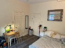 Leslieville Junior One Bedroom Apartment! - Photo 8