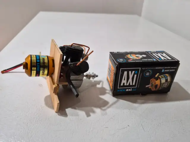 Moteur Brushless AXI 2217/16 GOLD LINE